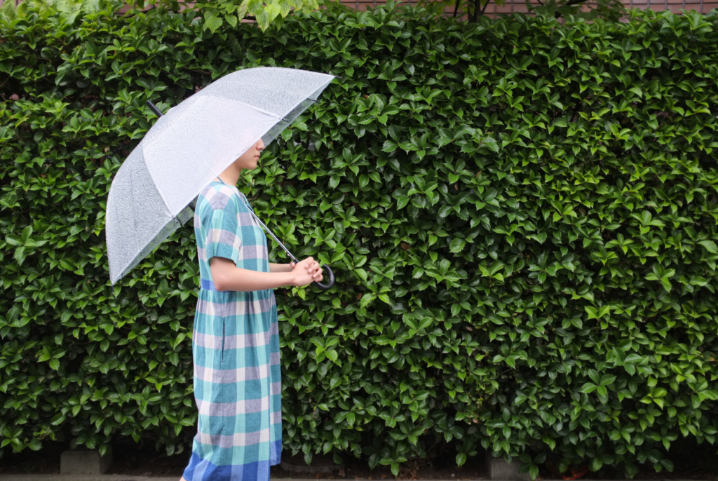 梅雨の不調と女性の心身。【心理カウンセラー】が解き明かす「なんとなくダルい」の正体と対策